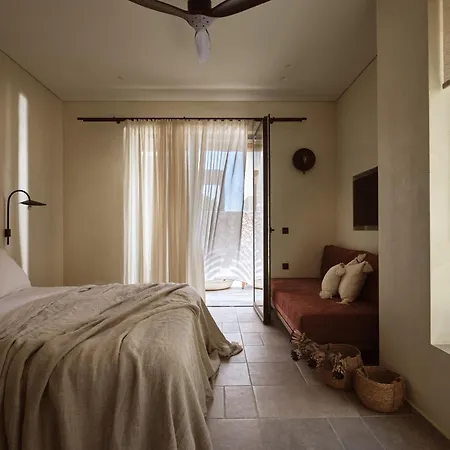 Hotel Pierros